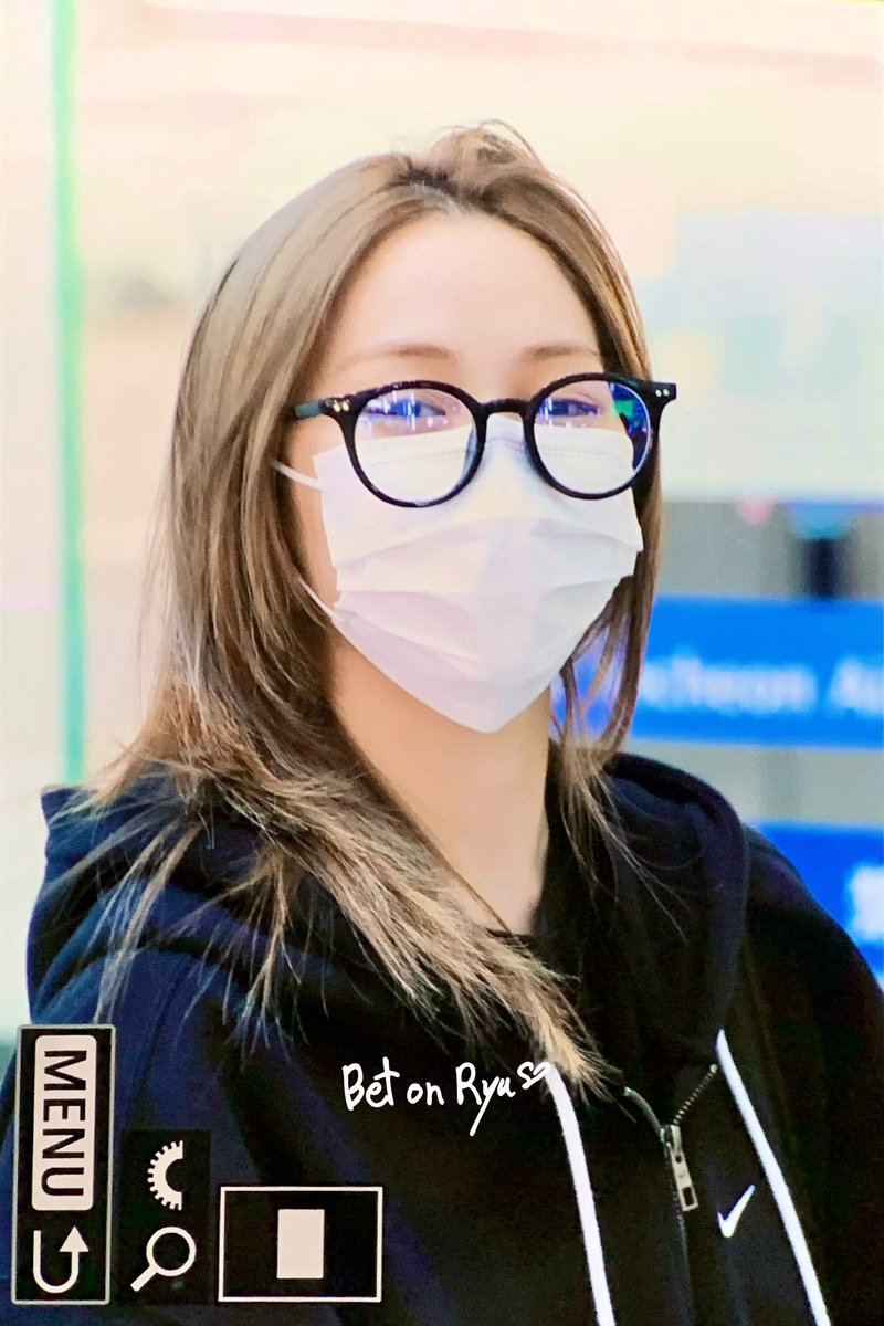 250817 ICN 염색했네🥹 오늘은 멋진🐱

#ITZY #있지 #RYUJIN #류진
<a href="/ITZYofficial/">ITZY</a>