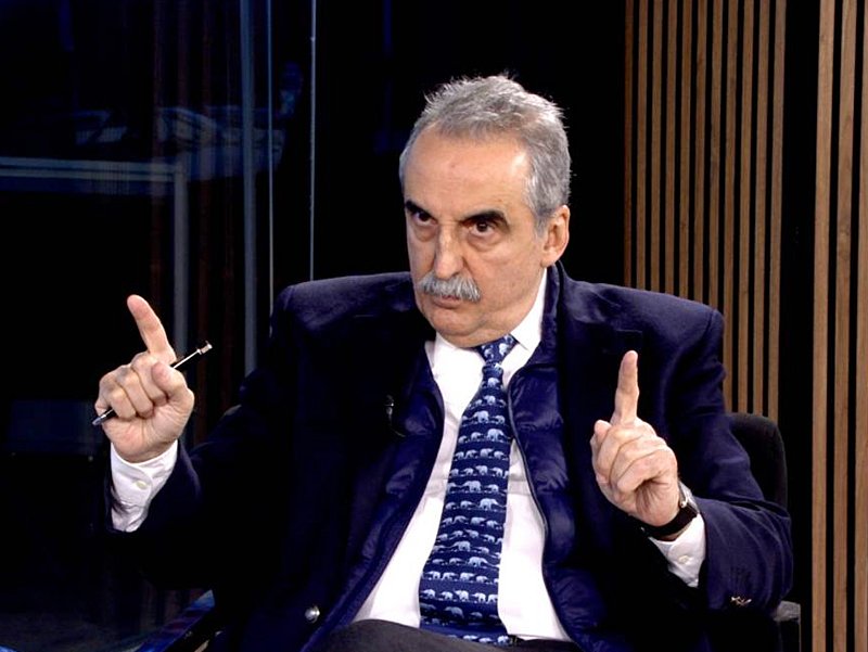 🚨✌🏿 LO DEJARON AFUERA

Fuerza Patria decidió no incluir en sus listas a Guillermo Moreno, conocido por perder con un culo, y por sus constantes declaraciones golpistas.