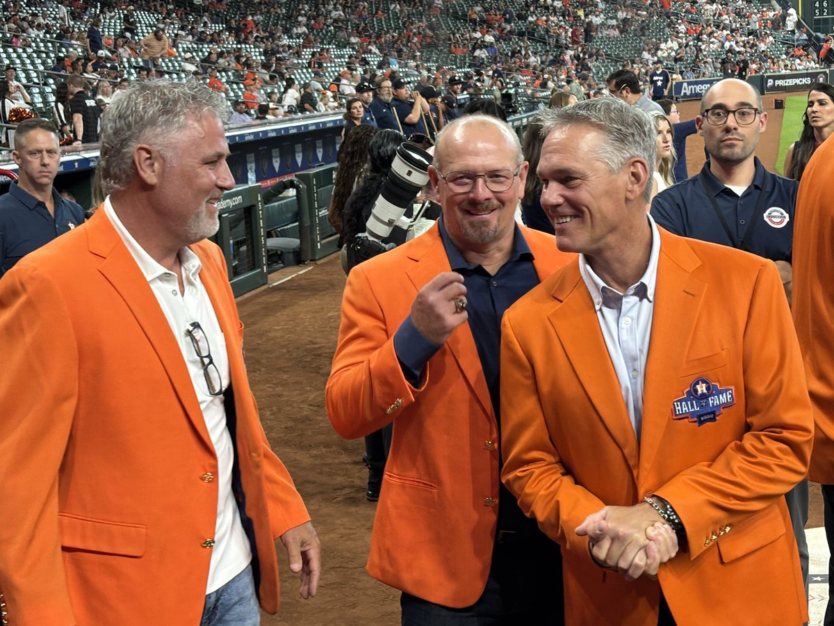 Astros Hall of Famers gather for Billy Wagner’s jersey retirement.