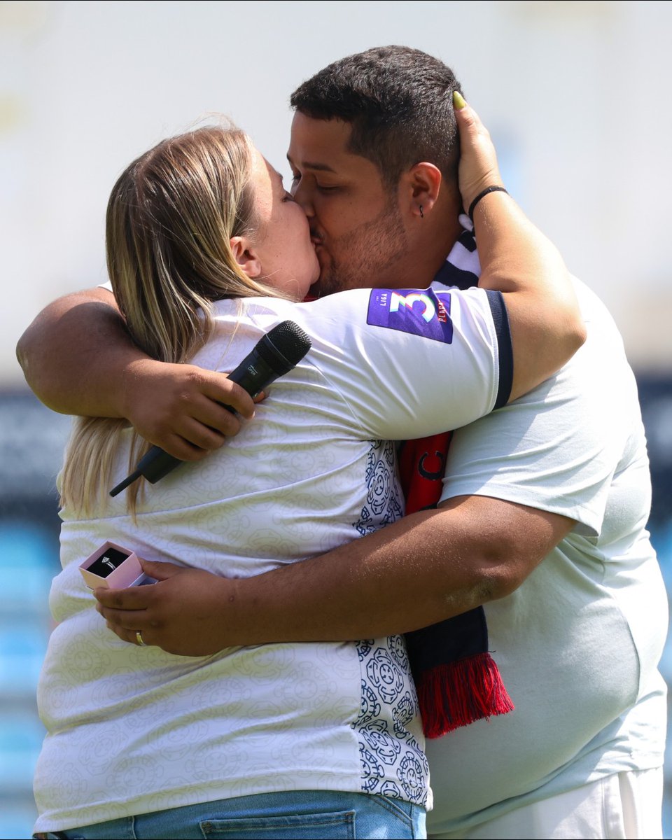 abolapt's tweet photo. O amor a ser celebrado dentro das quatro linhas da Liga 3. 💍🥹
📸 trofense
#Trofense #Liga3 https://t.co/9Ea9m2SYpZ