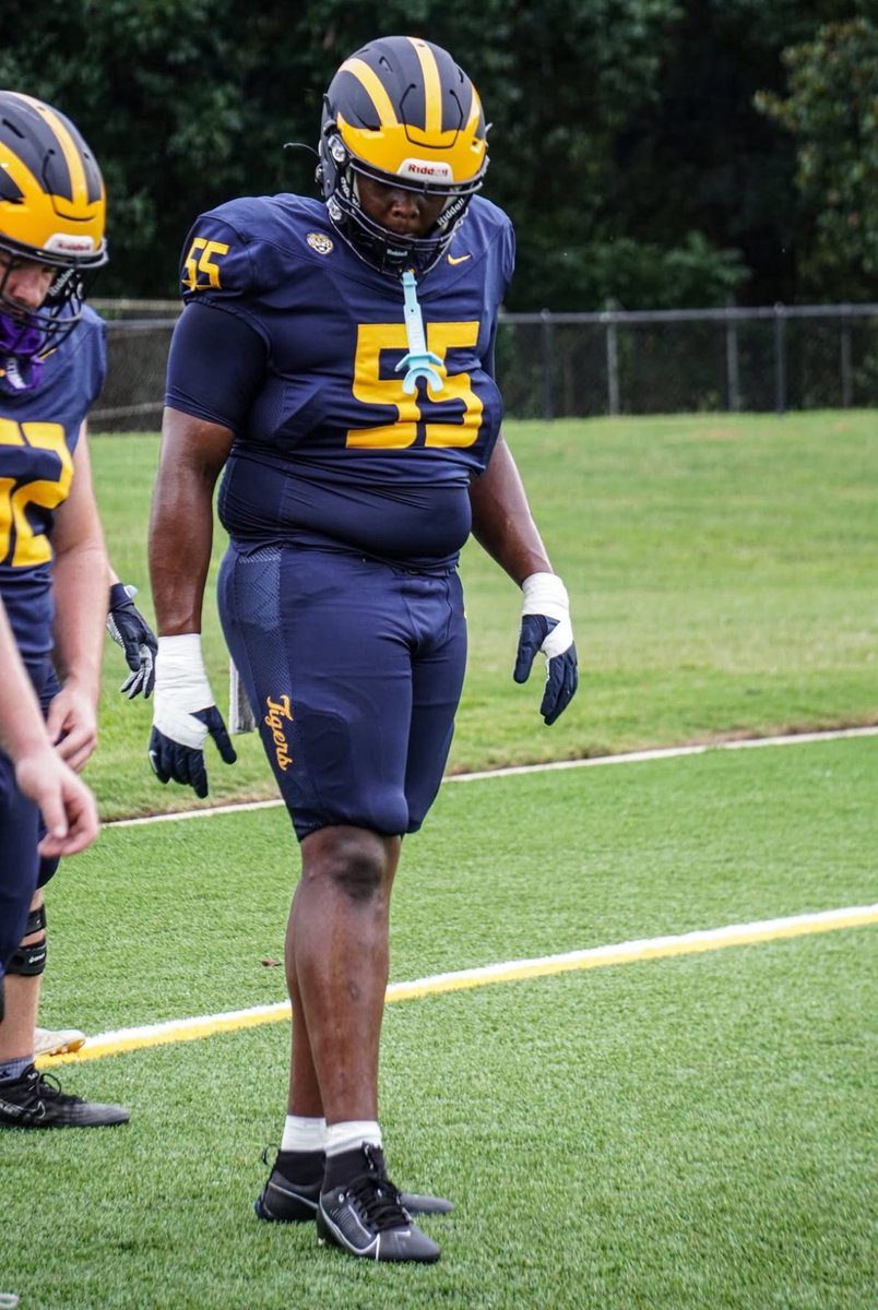 Tavian edwards (@tavian_edwards_) on Twitter photo Some clips from my first varsity game check me out hudl.com/v/2SRDBS
#week1 <a href="/TroupRecruitz/">Troup Recruitz</a> <a href="/CoachWiz77/">Wisly Desire</a> <a href="/Coach_Carbine/">Caleb Carbine</a> <a href="/tygatson/">Ty Gatson</a> <a href="/DellMcGee/">Dell McGee</a> <a href="/CoachHollifield/">Adam Hollifield</a> <a href="/CoachBryantRoss/">Bryant Ross</a> <a href="/ColinLockett15/">Coach Lock 💎</a> <a href="/CrowderKhalil/">Khalil Crowder</a> <a href="/nate_lowenthal/">Nate Lowenthal</a> Some clips from my first varsity game check me out hudl.com/v/2SRDBS
#week1 <a href="/TroupRecruitz/">Troup Recruitz</a> <a href="/CoachWiz77/">Wisly Desire</a> <a href="/Coach_Carbine/">Caleb Carbine</a> <a href="/tygatson/">Ty Gatson</a> <a href="/DellMcGee/">Dell McGee</a> <a href="/CoachHollifield/">Adam Hollifield</a> <a href="/CoachBryantRoss/">Bryant Ross</a> <a href="/ColinLockett15/">Coach Lock 💎</a> <a href="/CrowderKhalil/">Khalil Crowder</a> <a href="/nate_lowenthal/">Nate Lowenthal</a>