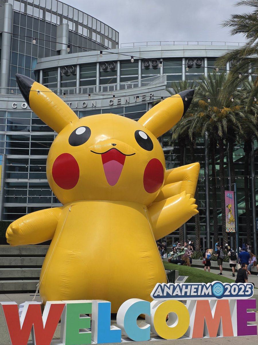 moobiful's tweet image. big pika