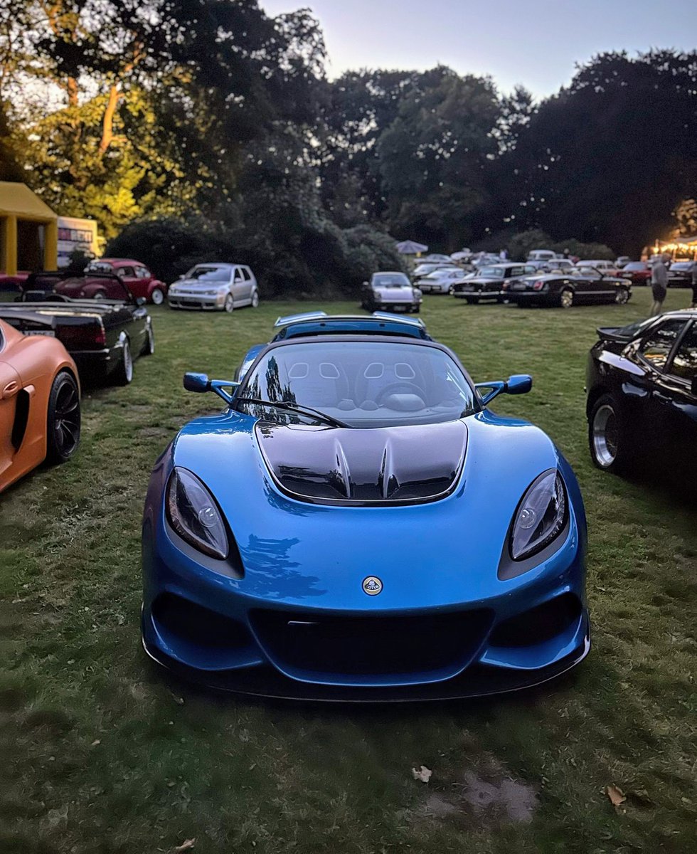 VDBNordSecurity's tweet photo. #Klassiker #BMW #Porsche #Ferrari #Rollsroyce #JamesBond #Sportwagen #Objektschutz #Security #Sicherheitsdienst #VDB https://t.co/Xdj4alKgc6