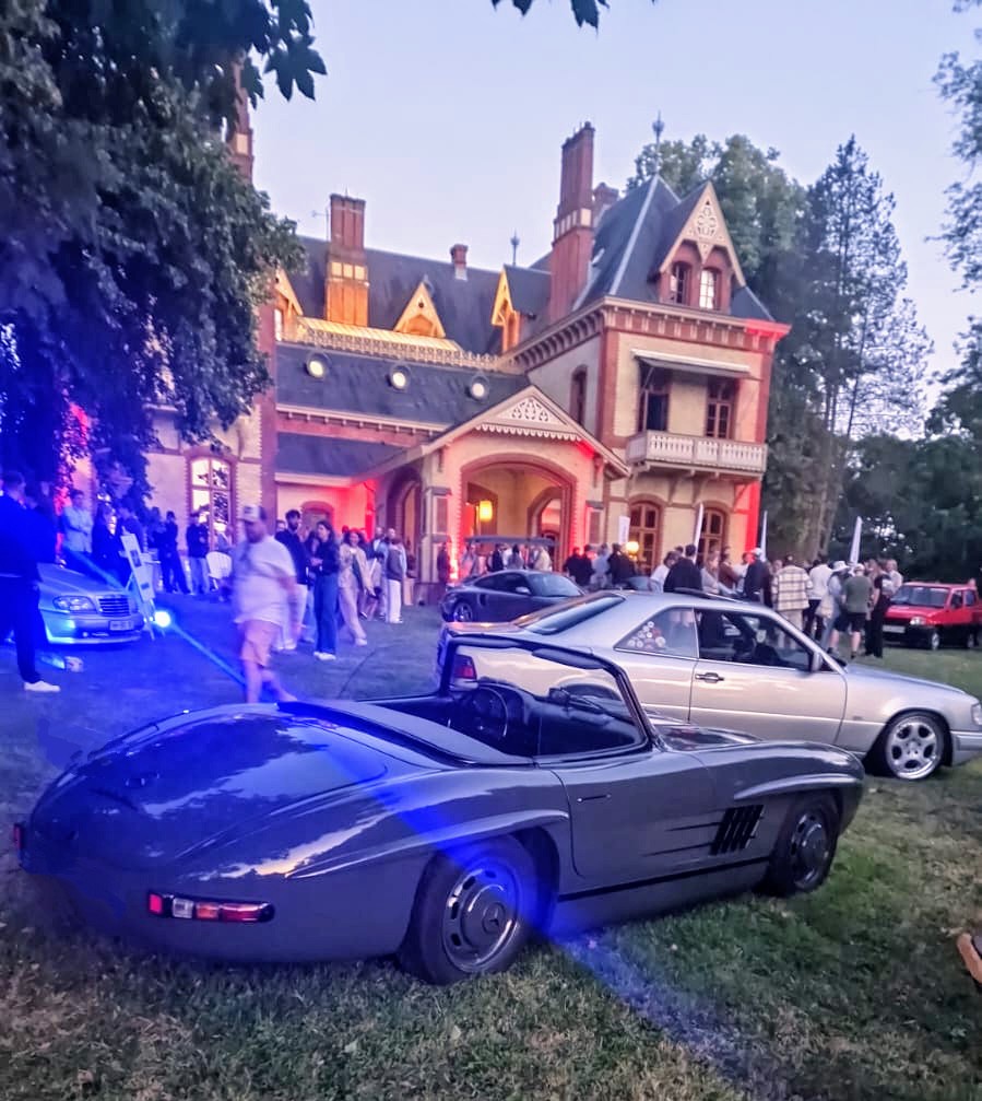 VDBNordSecurity's tweet photo. Mit #Sicherheit ein stilvoller Sonnenuntergang gestern Abend vor den Toren von #Hamburg ! Danke an das gesamte Team!
#Klassiker #BMW #Porsche #Ferrari #Rollsroyce #JamesBond #Sportwagen #Objektschutz #Security #Sicherheitsdienst #VDB https://t.co/bcI5W4WTpR