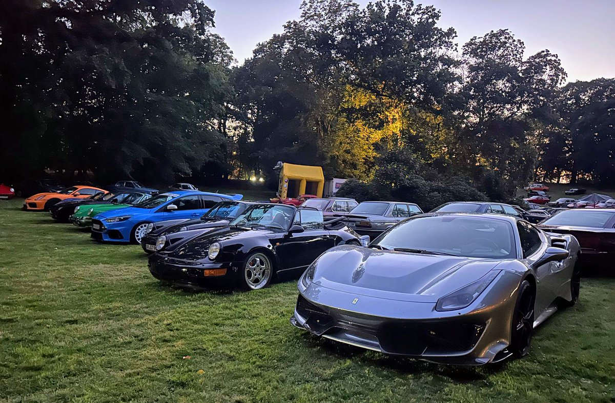 VDBNordSecurity's tweet photo. Mit #Sicherheit ein stilvoller Sonnenuntergang gestern Abend vor den Toren von #Hamburg ! Danke an das gesamte Team!
#Klassiker #BMW #Porsche #Ferrari #Rollsroyce #JamesBond #Sportwagen #Objektschutz #Security #Sicherheitsdienst #VDB https://t.co/bcI5W4WTpR