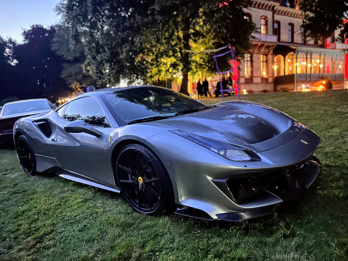 VDBNordSecurity's tweet photo. #Klassiker #BMW #Porsche #Ferrari #Rollsroyce #JamesBond #Sportwagen #Objektschutz #Security #Sicherheitsdienst #VDB https://t.co/9GrLxTIWvE