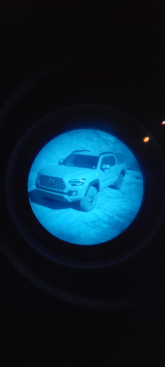 KRvbber's tweet photo. @OverFedTexan @Hoplite_Ind This is an NNVT tube with similar specs ( but white phos) same FOM( my phone makes for the blurry photo , the image was crisp irl) shot in the mountains on a half bright half cloudy night. https://t.co/1KZvCsuUZF