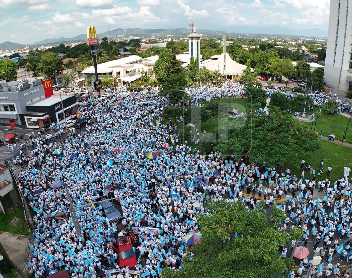 ¡Las calles hablan, y hablan por Honduras!