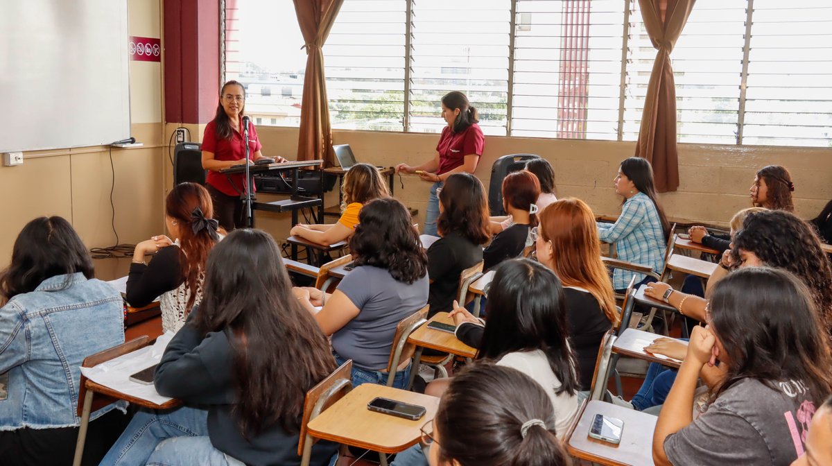 120 señoritas de educación media participarán durante ocho semanas en talleres, prácticas y espacios de aprendizaje, en el marco del proyecto Formación en áreas STEAM para mujeres estudiantes que cursan el bachillerato.

Un esfuerzo de la UTEC, el MINEDUCYT, la DNES y otras IES.