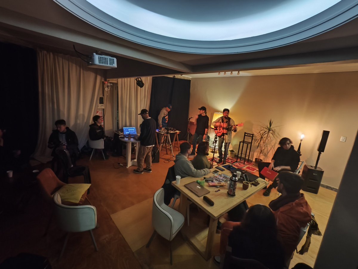 YanpolCripto's tweet photo. Música Web3 en @deriva.casa
Hermosa tarde de arte y blockchain. https://t.co/dFWOTLpW4m