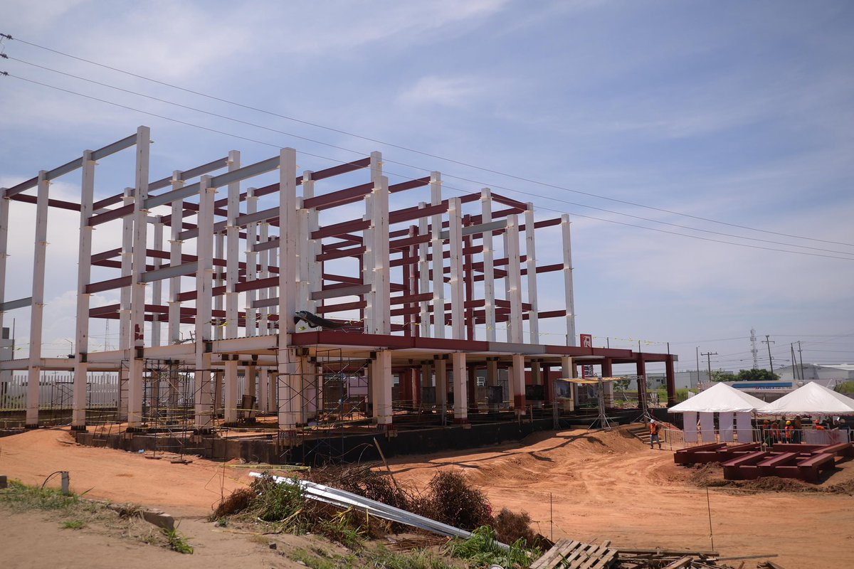 Hoy acompañé a la Gobernadora <a href="/rocionahle/">Rocío Nahle</a> en la supervisión de los avances de la Ciudad Judicial de Coatzacoalcos, un complejo de más de 6 mil metros cuadrados que atenderá a más de 500 mil justiciables con salas y juzgados en materias Penal, Civil, Familiar y Laboral,