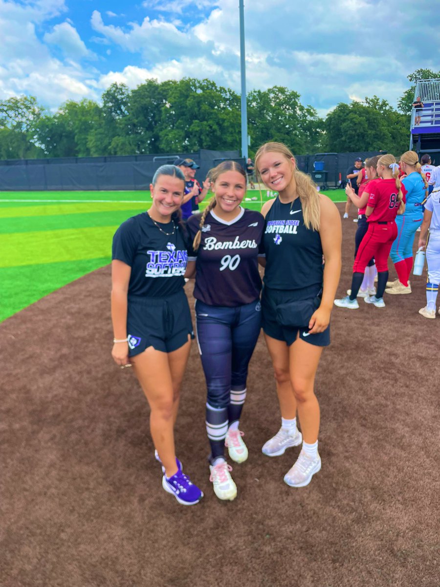 Kylie_2K9's tweet photo. Thank you, @Coach_Cump @nyka_wood, and @TarletonSB for hosting such a great camp today! Looking forward to the next one! Special thank you to @mollykcochran and @alyssabuda7 for making me feel so welcome and giving  me tips and advice on how to become better ! @BGN_18U @bombers_academy @CoachCSalt @Calallen_SBall @RecruitCalallen
