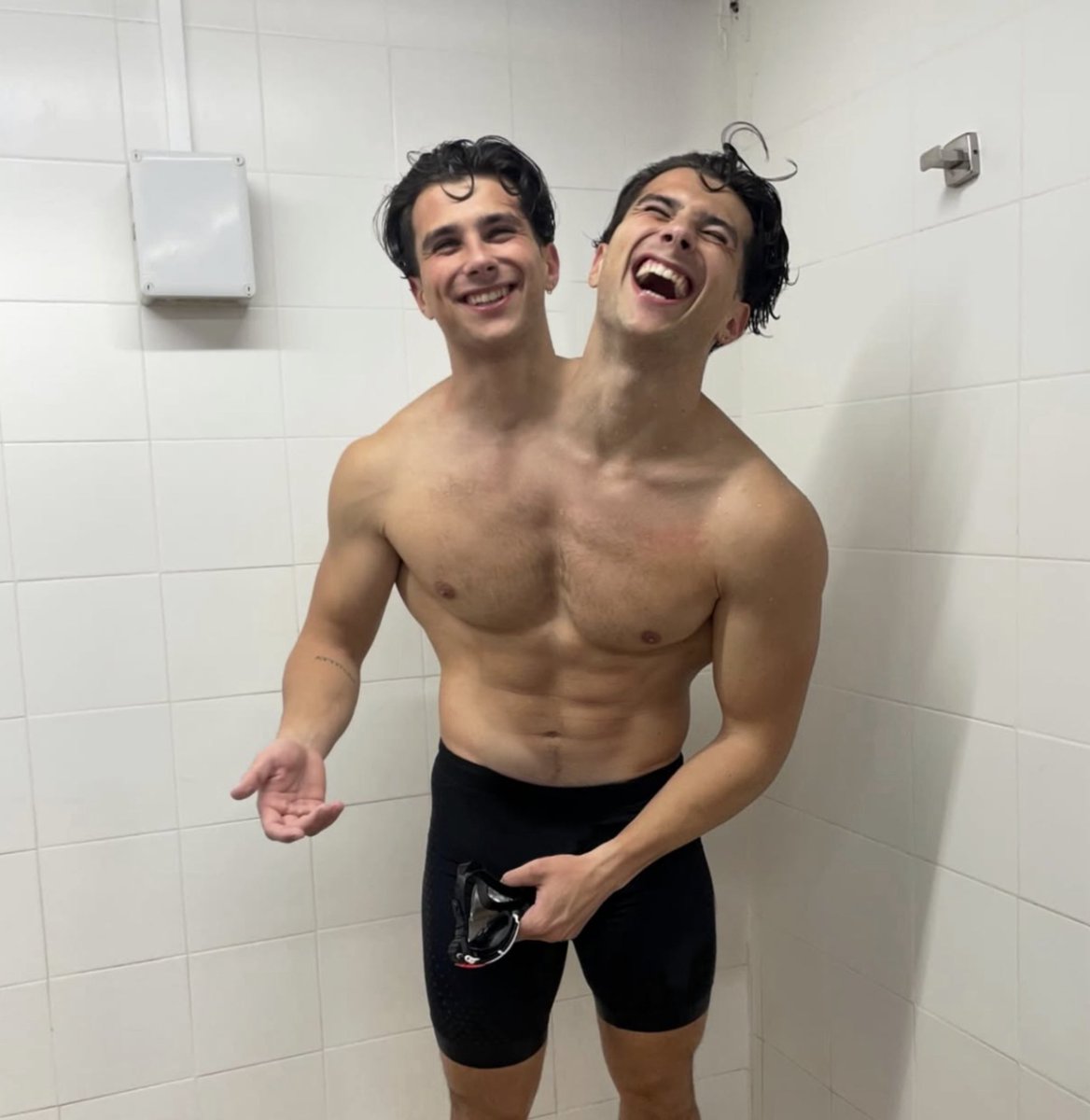 TheConjoiner's tweet photo. #conjoined #conjoinedbrothers #maleconjoinment #siamesebrothers #conjoinedguys #conjoinedtwins #siamesetwins #conjoinment #togetherness #merge https://t.co/cpWZcL3dlh