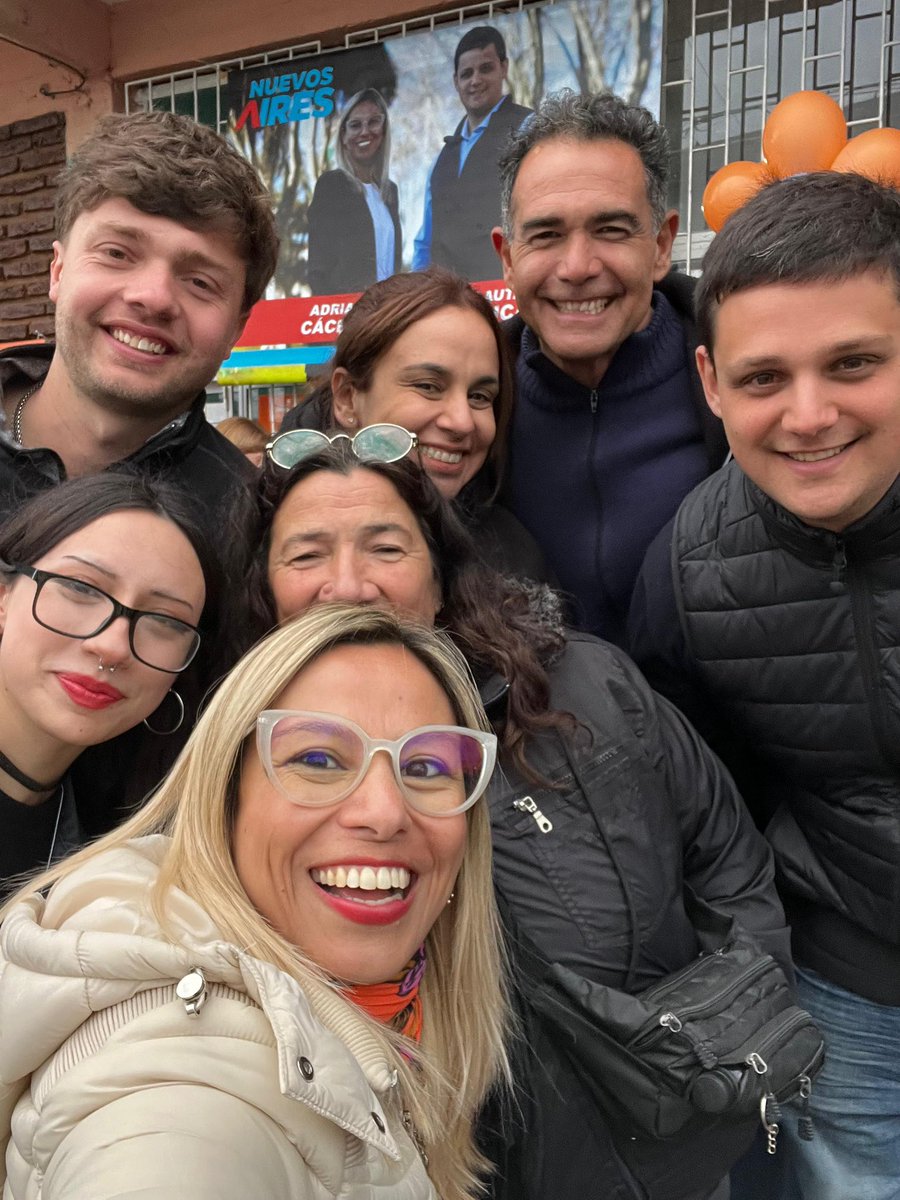 AdriCCaceres's tweet photo. Con @LautiLucas_ inauguramos un nuevo espacio que nos permite estar más cerca de los vecinos de Villa Rosa.

👉🏻 Si sos de la zona estamos en: Bouchet y Saavedra Lamas. https://t.co/kTBcg7hnID