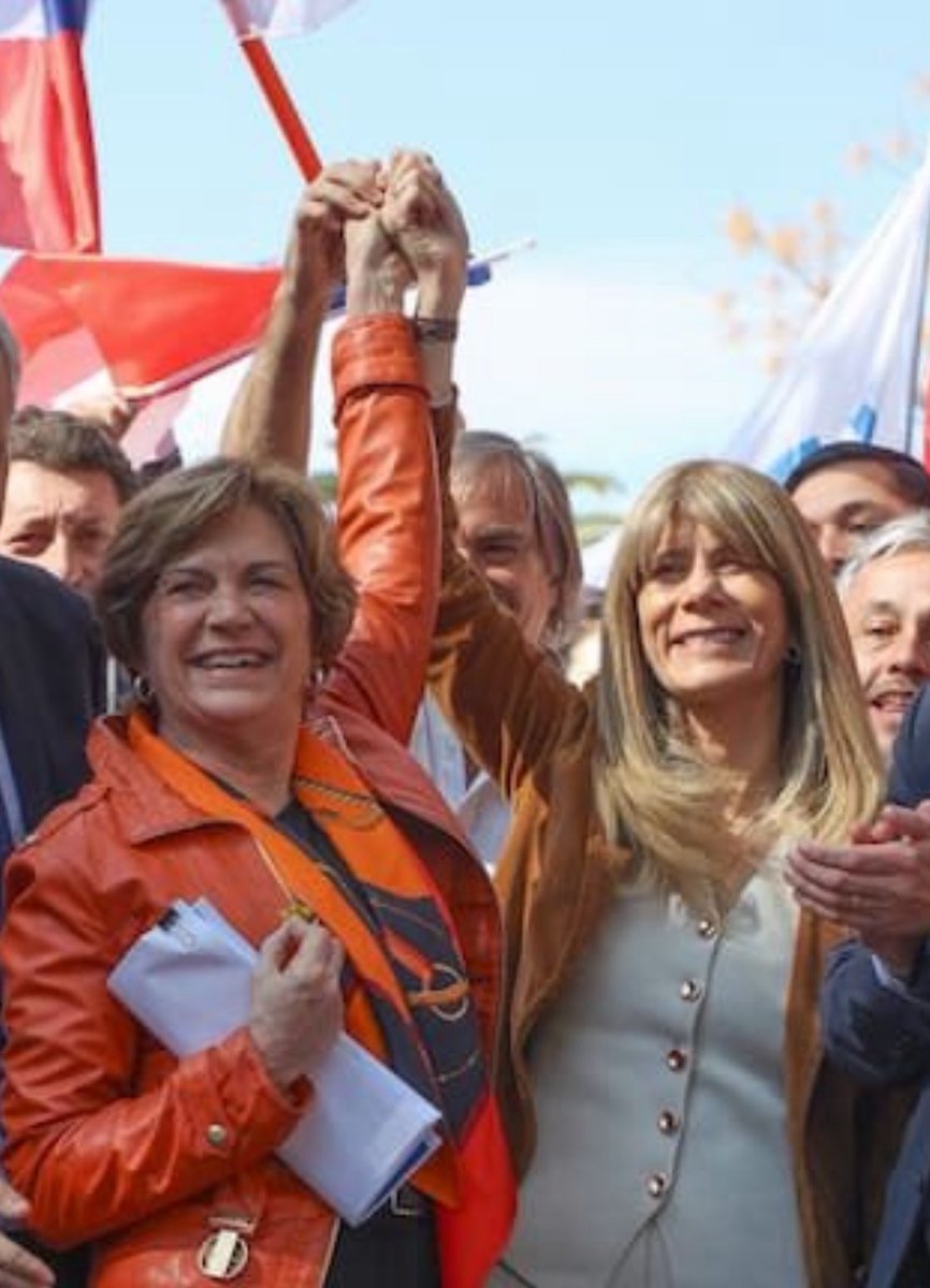 "Dime con quién andas y te diré quién eres..."
(CC: <a href="/evelynmatthei/">Evelyn Matthei</a>, <a href="/ximerincon/">Ximena Rincón</a>)