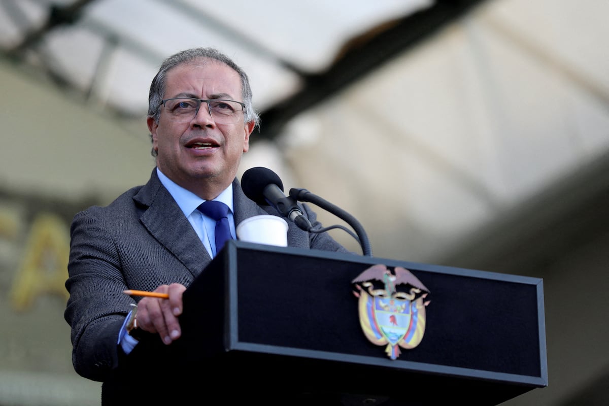 ElDatoIntern's tweet photo. 🌐 #Colimbia | GUSTAVO PETRO DESGNA A MUJER TRANS COMO VICEMINISTRA DE LA MUJER
El presidente de Colombia nombró a Charlotte Schneider Callejas, de origen cubano, naturalizada colombiana hace apenas 2 años https://t.co/oaH3kgD59q