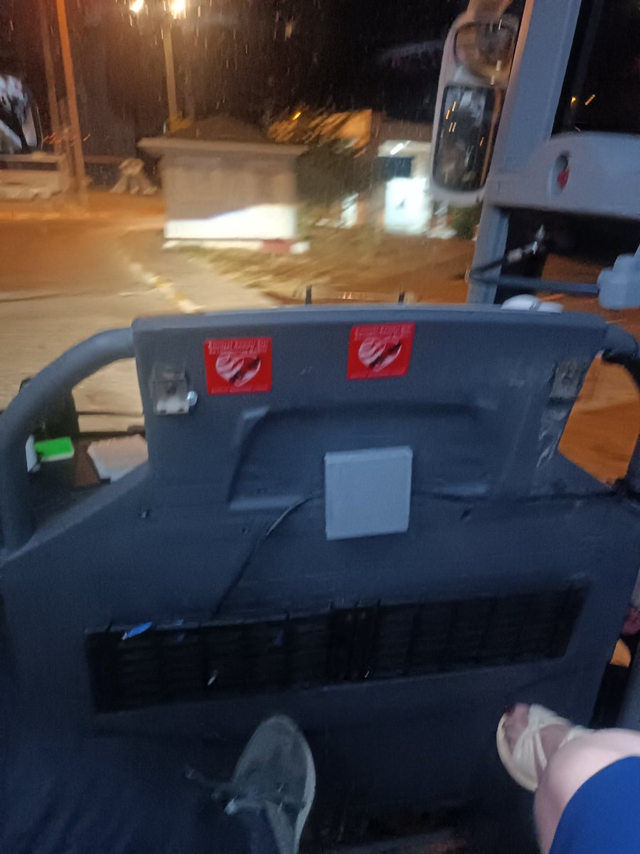 0AdamBenim's tweet photo. @Pamukkale günler öncesinden sizi arayıp lütfen söyleyin klima ve televizyon çalışmıyorsa söyleyin bileti ona göre alıcam dememe rağmen şuan karşılaştığım manzara televizyon komple yok!!! https://t.co/SOqUu8diSp