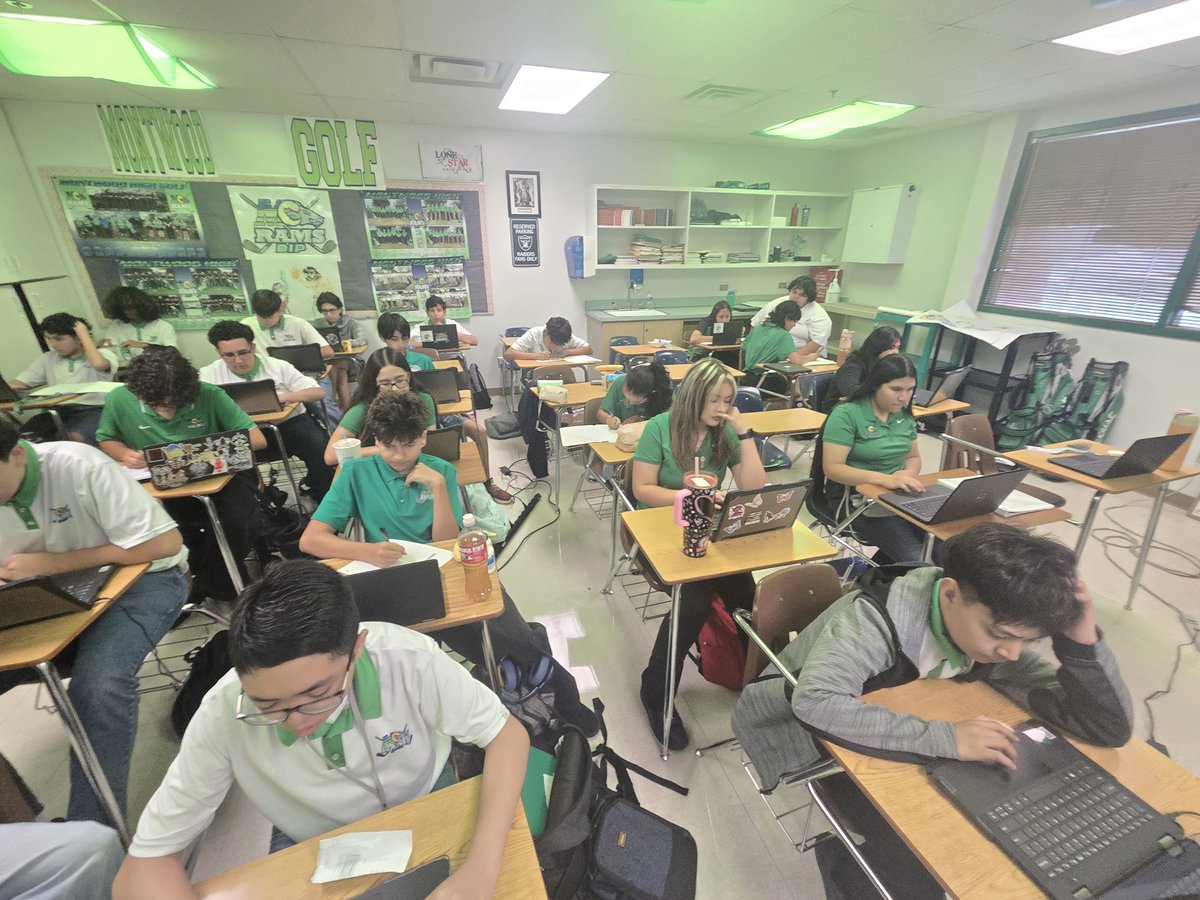 MontwoodGolf's tweet photo. Montwood Golf getting after it in classroom and golf course. 
Dedication, Integrity, Perseverance 

@MontwoodHS 
@MontwoodFB 
@MsSanders_MHS 
@_MHSSTUCO 
@LOrtega_CI 
@xynunez 
@SISD_HS 
@cmaldonado_MHS 

#DIP
#TexasWay https://t.co/Q2J81cpE0H