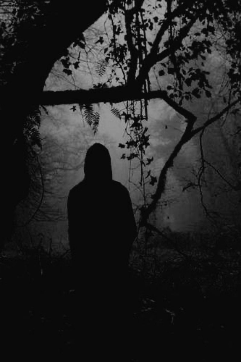 هذا المَساء ..
أفلَسَتْ أُمنِياتي 
سأقتَرضُ مِن الليّل
 أحلاماً بلا رَصْيد..!!