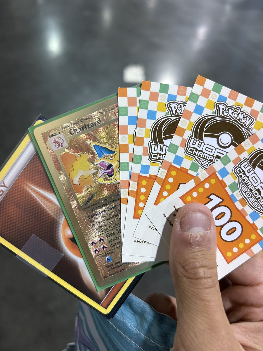 2-2 at the Main event at the #PokemonGo World Championship but got the final at the side event with a record of 6-2 and got some decent prices, fell short for the switch 2 but happy with the results
See you all in Frankfurt