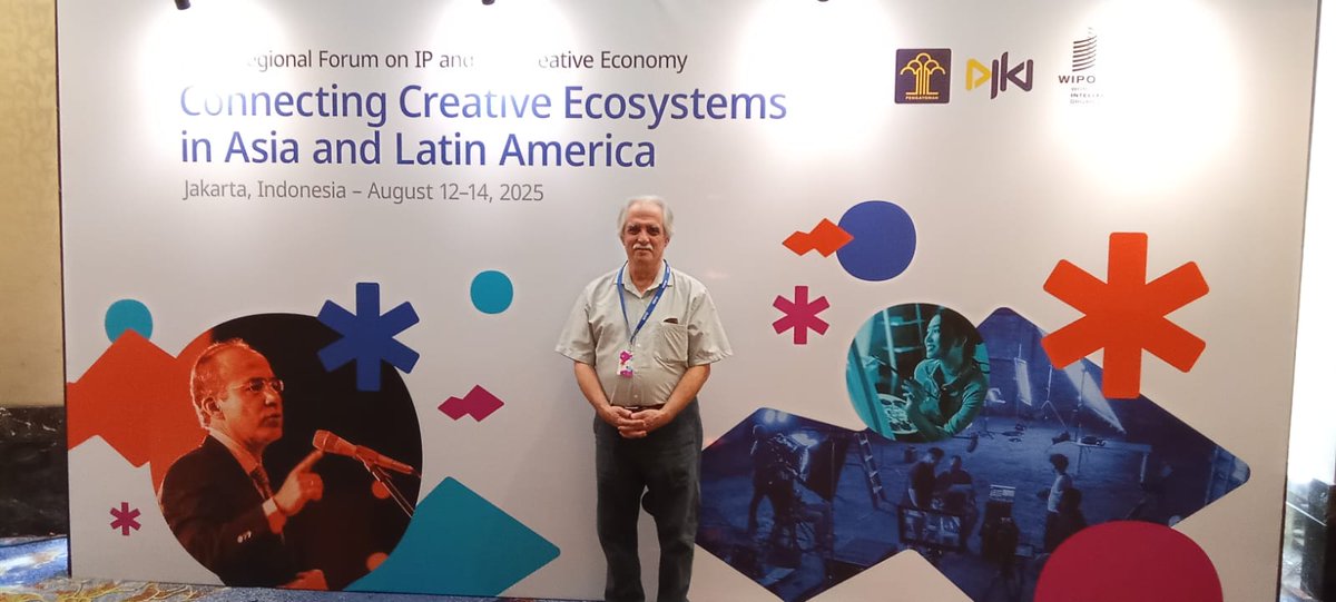 Hoy,  sábado 16 de agosto, llegué de mi viaje a Indonesia, Jakarta . Participé del FORO INTERREGIONAL SOBRE PROPIEDAD INTELECTUAL Y ECONOMÍAS  CREATIVAS, entre ASIA y AMÉRICA LATINA.  Los Derechos de Autor y Derechos Conexos tuvieron un rol fundamental en  todo  emprendimiento.