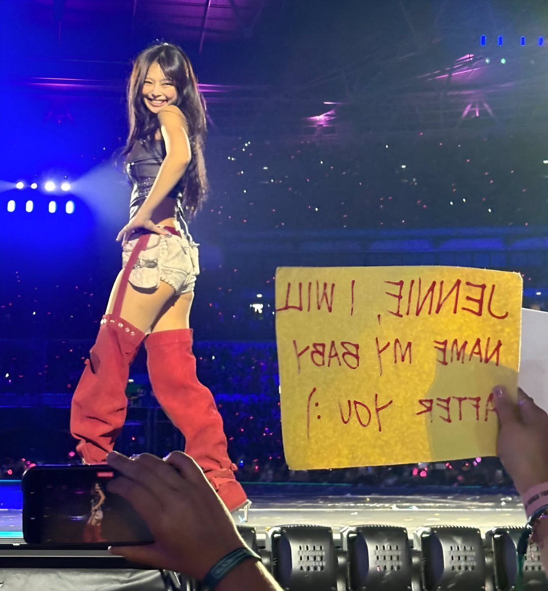 jennie’s face seeing a poster that said "jennie, i will name my baby after you" 😭