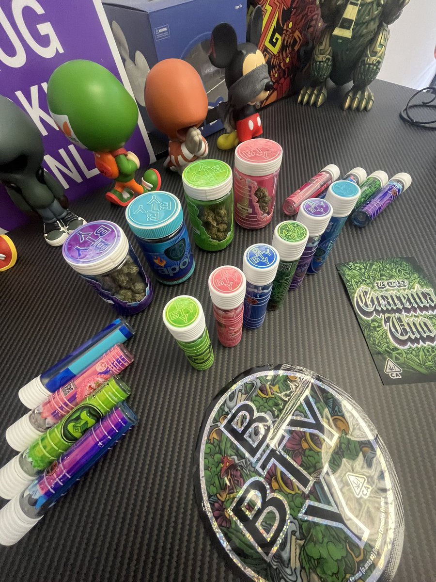 Smokingonexotic's tweet photo. New roll stickers came out clean @terplandia https://t.co/qvfUvxVCzi