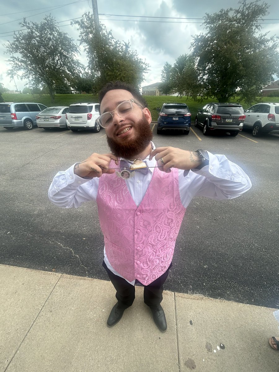 Never post on here anymore 😭 but I got married recently yal 🙏🏽