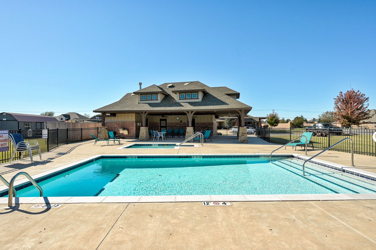GulikersRealty's tweet photo. ✨️Featured Listing: 8901 SW 55th Street #A &amp; #B, Oklahoma City, OK 73179

📽️Watch the full video of the property/community here: https://t.co/15DRPOYEqb

REAL ESTATE WITH RESULTS.
405-203-6709
https://t.co/McSlWwMuSN

#forsale #duplex #investment #properties #amenities https://t.co/E4Bz7wHq7D