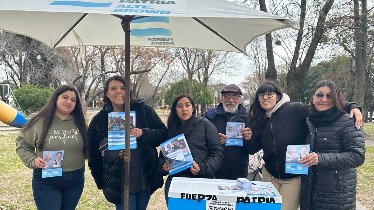CascallaresPJ's tweet photo. ✌️ Quiero agradecerle a toda la militancia de @FuerzaPatriaAB que hoy estuvo  como siempre en las localidades y en los barrios brownianos llevando nuestra propuesta de cara a la elección del 7 de septiembre.
Somos el abrazo que contiene frente al ajuste y la crueldad de este Gobierno Nacional. @paulaeichel 

#FuerzaPatria