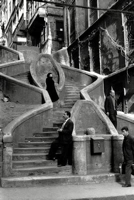 ZaharaBluCom's tweet photo. Born #onthisday1908 Henri Cartier-Bresson French humanist #photographer an early adopter of the 35mm film format he pioneered street photography & was a founding member of Magnum Photos (1947) influenced by the #Surrealist technique of using the subconscious famous for his book… https://t.co/kSxqRhnuaQ