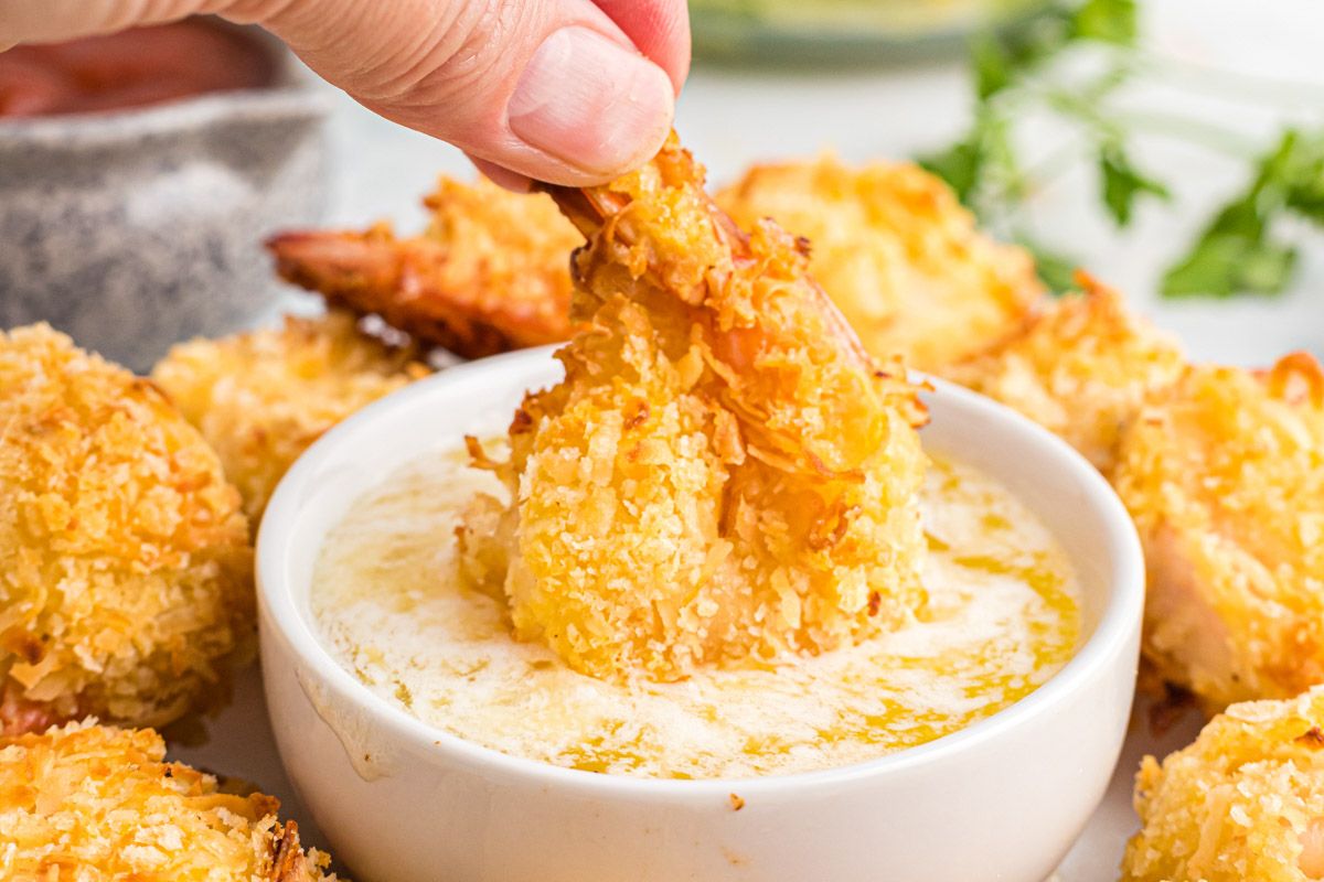 kyleecooks's tweet image. Get ready to indulge in these delicious baked coconut shrimp! 🥥🍤 They&apos;re crispy, crunchy, and perfect as an appetizer or a light dinner. Pair them with your favorite dipping sauce, and you’ve got a winner! 🎉  #Delicious #CoconutShrimp #Appetizer kyleecooks.com/coconut-shrimp/