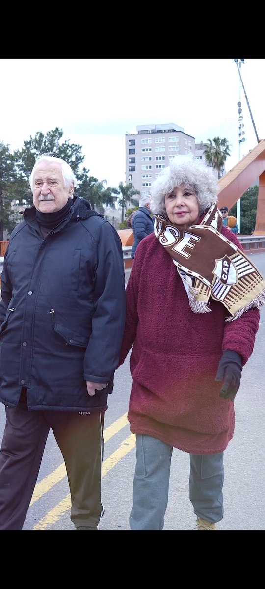 CervezaWolfgang's tweet image. Doña Manuela Pedraza y Don Crámer en personas. Marta y Hugo 🤎🤍 @bevijuanma @sebabeviglia1 @Ulicala