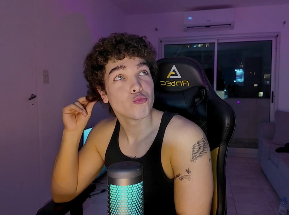juanicarmx's tweet photo. Algunas fotitos del stream de hoy 💕💕 https://t.co/NdPCCzy2av