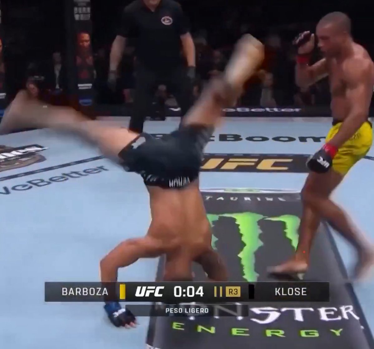 MMADatos's tweet photo. Drakkar Klose se lleva la victoria via decisión 29-28 sobre Edson Barboza. #UFC319 https://t.co/XO6Vvv780M