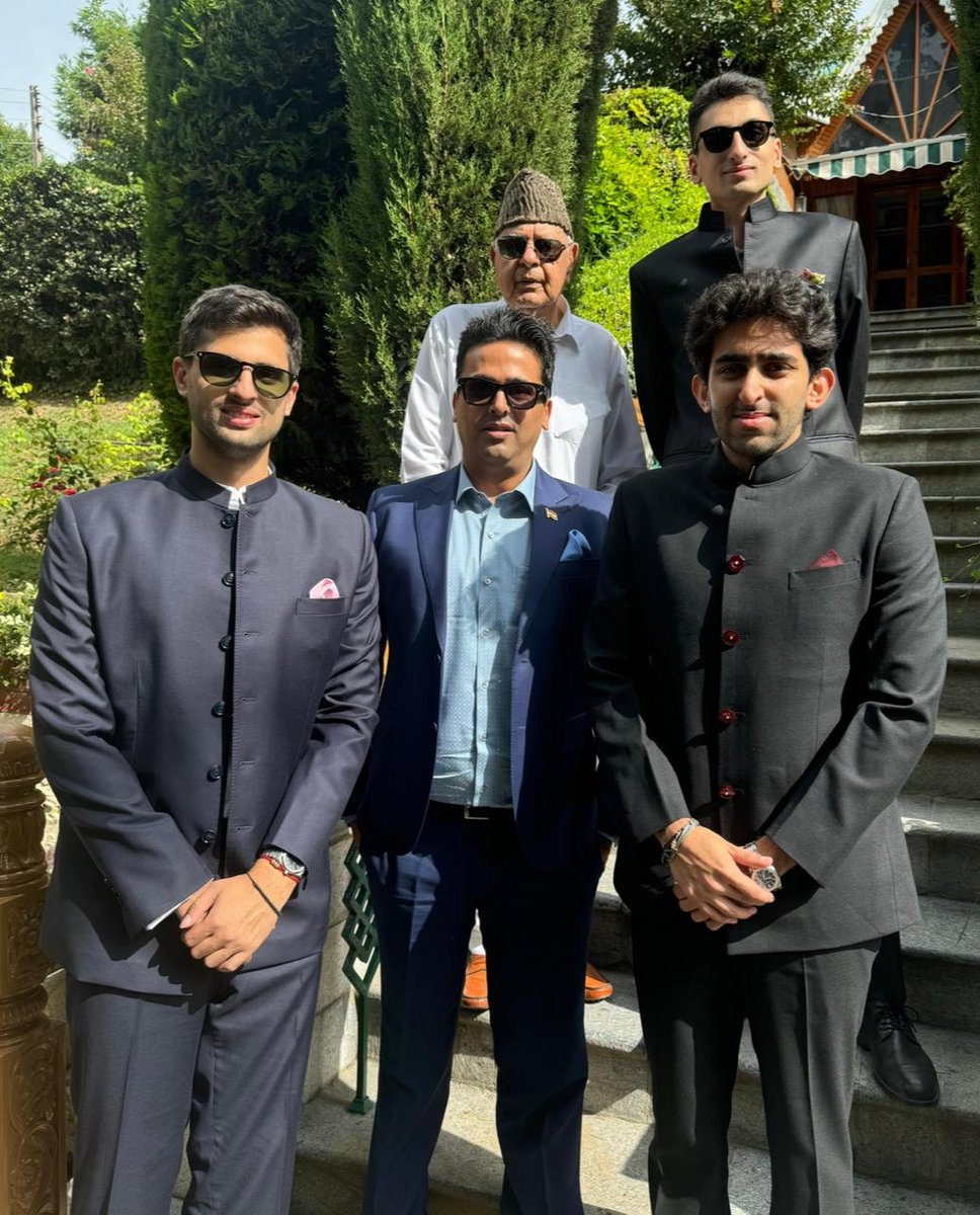 mfaisalpatel's tweet image. I wish all Indian and Kashmiri citizens a wonderful 79th Independence Day. This will forever hold a special place in my heart! I had the honour of celebrating 15th August 2025 with the esteemed Abdullah family—Uncle #farooqabdullah, @zamirabdullah12, @Zahir_Abdullah_ , and my…