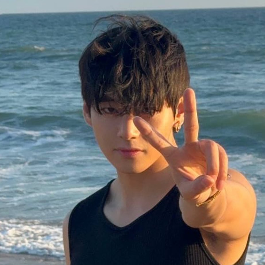 ดูจิ ดูทำจิ 😭 กุเข้าใจความรู้สึกของคนเป็นแม่คนแล้ว ลูกโตแค่ไหนก้ยังเห้นเป็นตัวจิ๋วๆๆเหมือนเดิม จั๊น เป้นแม่ของเด้กคนนี้ ฮือๆๆๆ