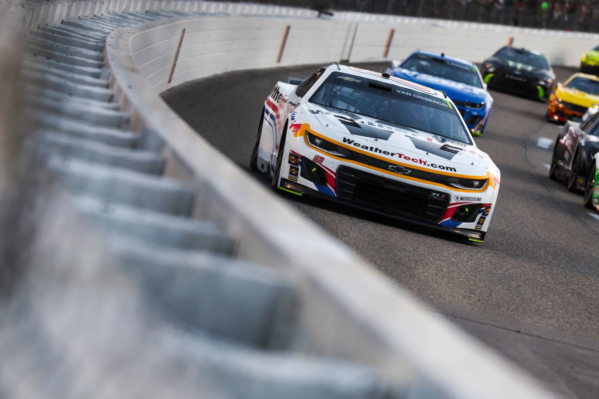 14th tonight at Richmond! Enjoyed that finding the high line was the best place for our car.  Tyre strategy was huge tonight and the WeatherTech team did an awesome job. Looking forward to Daytona!