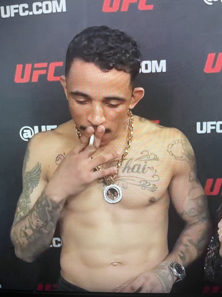 O PRATES JÁ TÁ FUMANDO KKKKKKKKKKKKKKKKKKKKKKKKKKKKKKKK vtnc cara