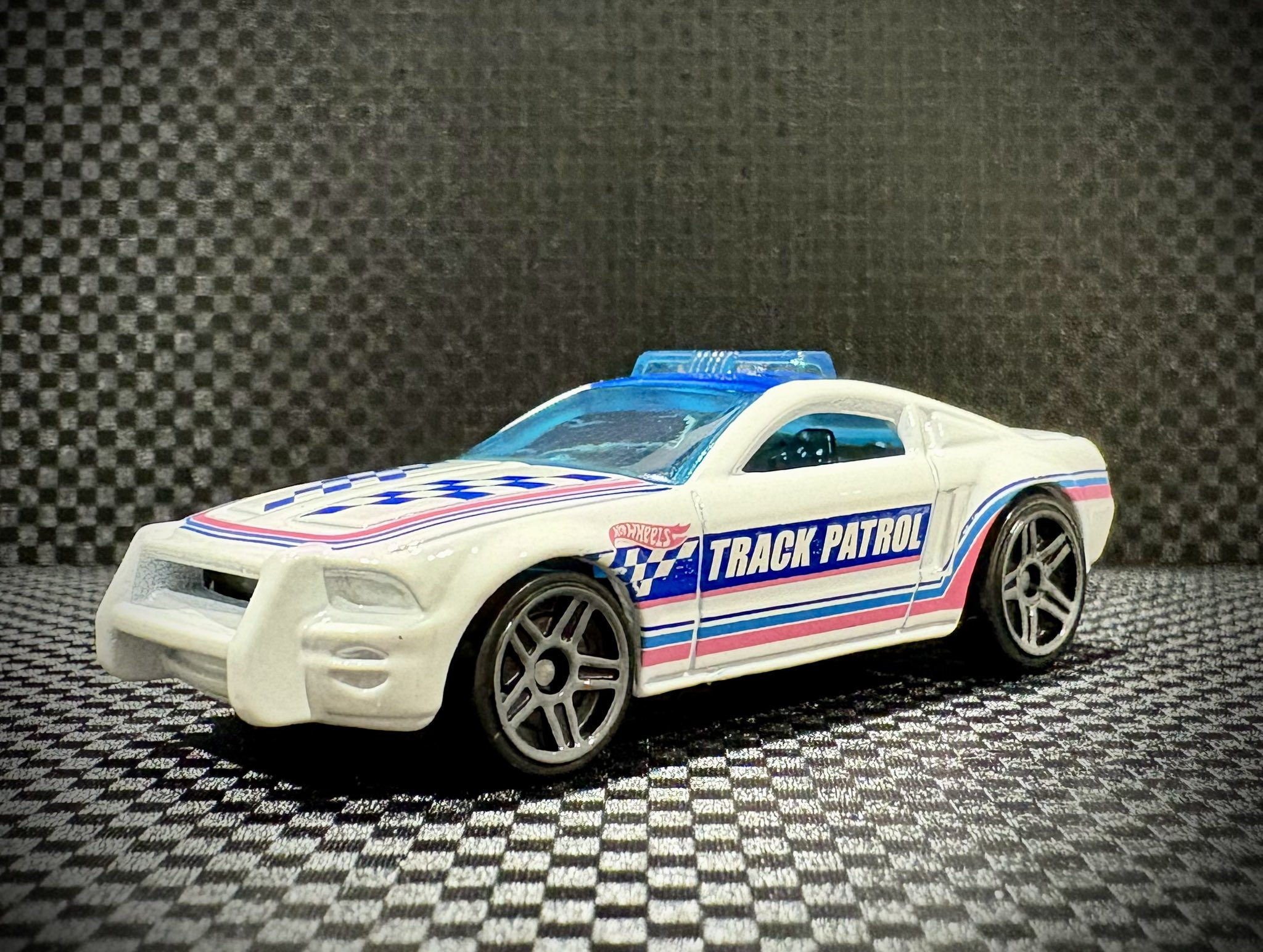 【本日特価】Ford Mustang Concept ミニカーファン 限定30台 本日特価】Ford Mustang Concept ミニカーファン 限定30台