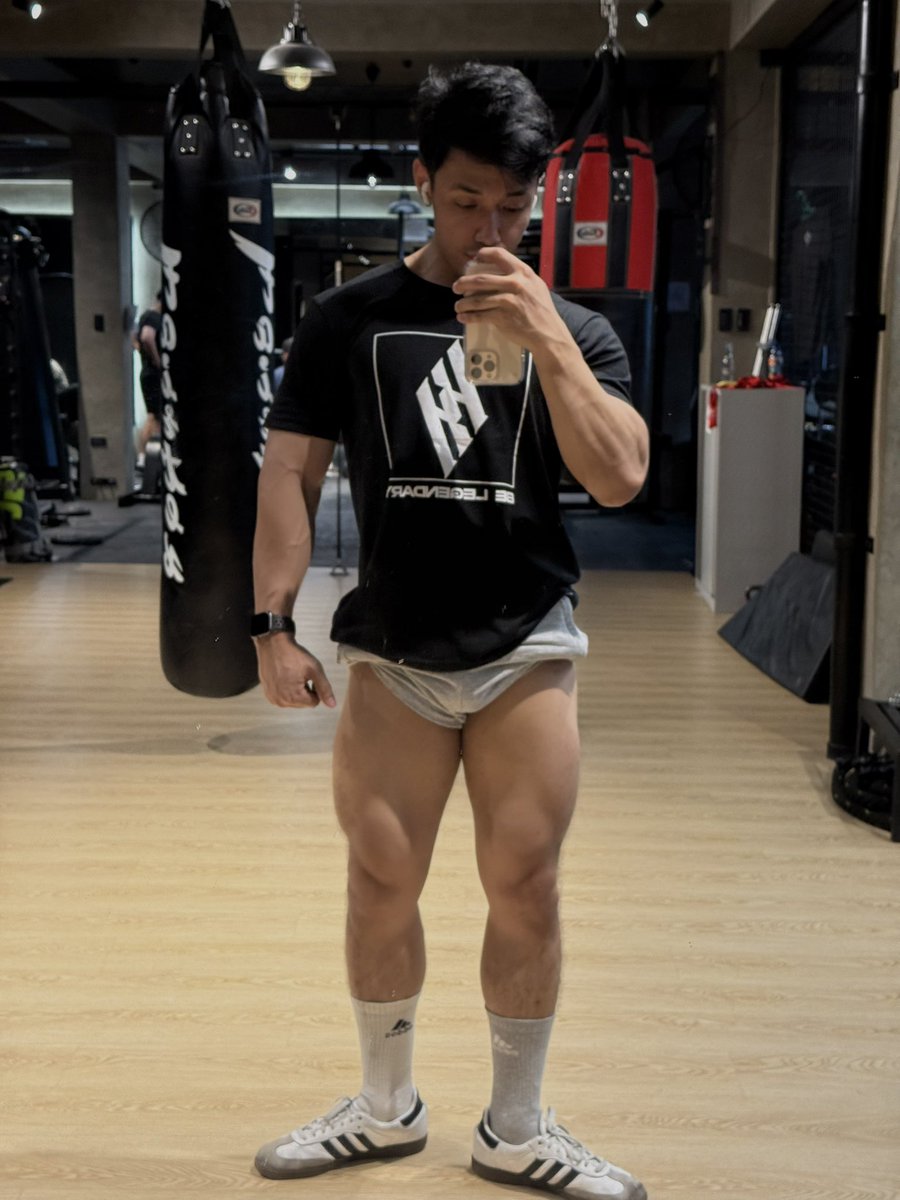 its_mattic's tweet photo. dont skip leg day https://t.co/Otv54cqms4