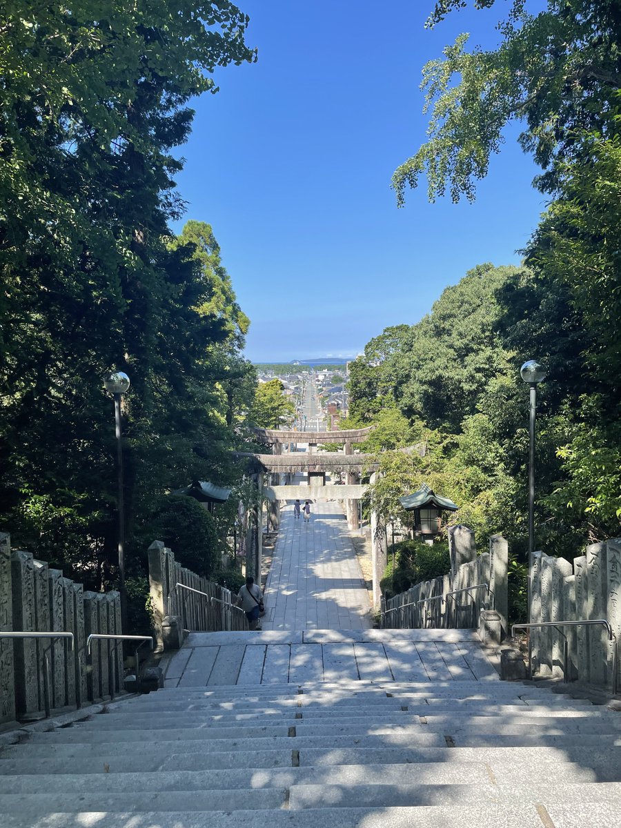o_ma_gt's tweet photo. 光の道で有名な宮地嶽神社へ、久しぶりのサイクリング🚲

夕日ではないけど、これは絶景だ… https://t.co/qZZlqZKLHo
