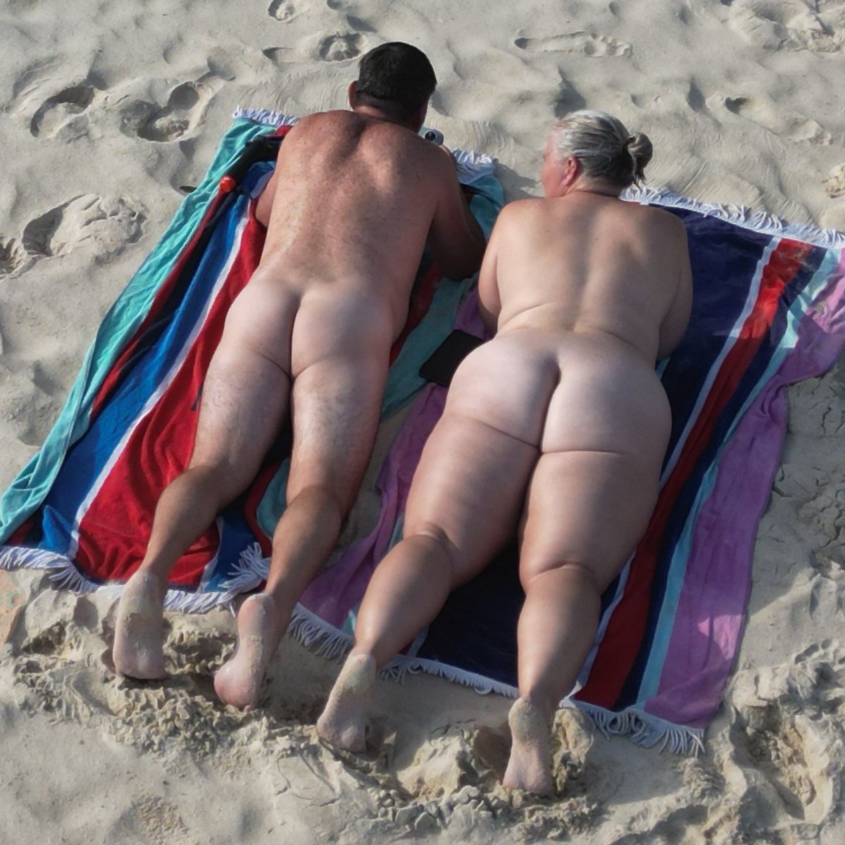 NakedDownunder tweet media