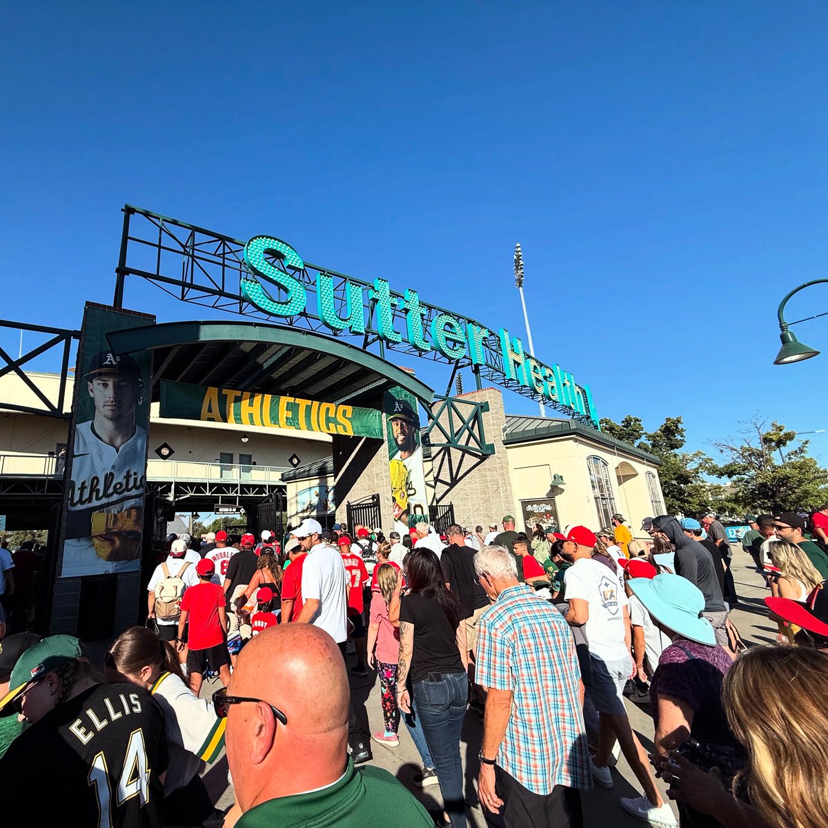 📍Sutter Health Park, Sacramento

⚾️ Los Angeles Angels 2-7 Athletics

🎟️ $49

👬 10,035

#️⃣ MLB Ballpark 33

#Athletics #RepTheHalo