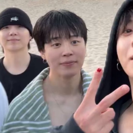 แร้วน้องจีมินหน้าใส แก้มแดงมากกก😭 น่ารักสุดๆๆๆ แจ้มก็กลมผมยังหน้าม้าอีก อัยอ้วมของมี๊🤲🏻💕💖💕💞💓