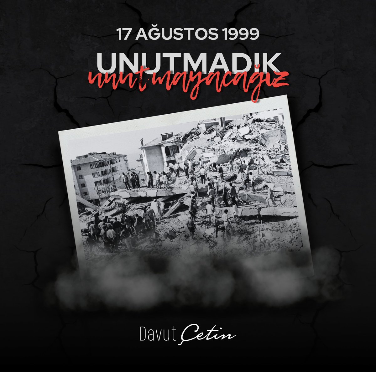 17 Ağustos 1999… Saatler 03.02’yi gösterdiğinde milyonların hayatı bir anda değişti. Aradan yıllar geçse de acısı hala yüreğimizde, izleri hala gözlerimizin önünde.
Depremin bir doğa olayı, yıkımın ise ihmallerin sonucu olduğunu unutmadan;
bugünü hatırlamak, yarınlar için ders