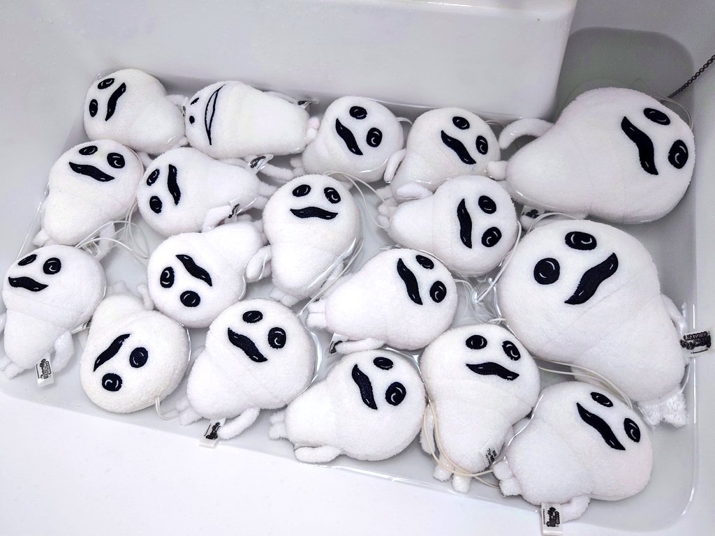 kaenyan's tweet image. 悩んだ結果、お風呂入れました✨️
#マサル #なめこ #なめこ栽培キット