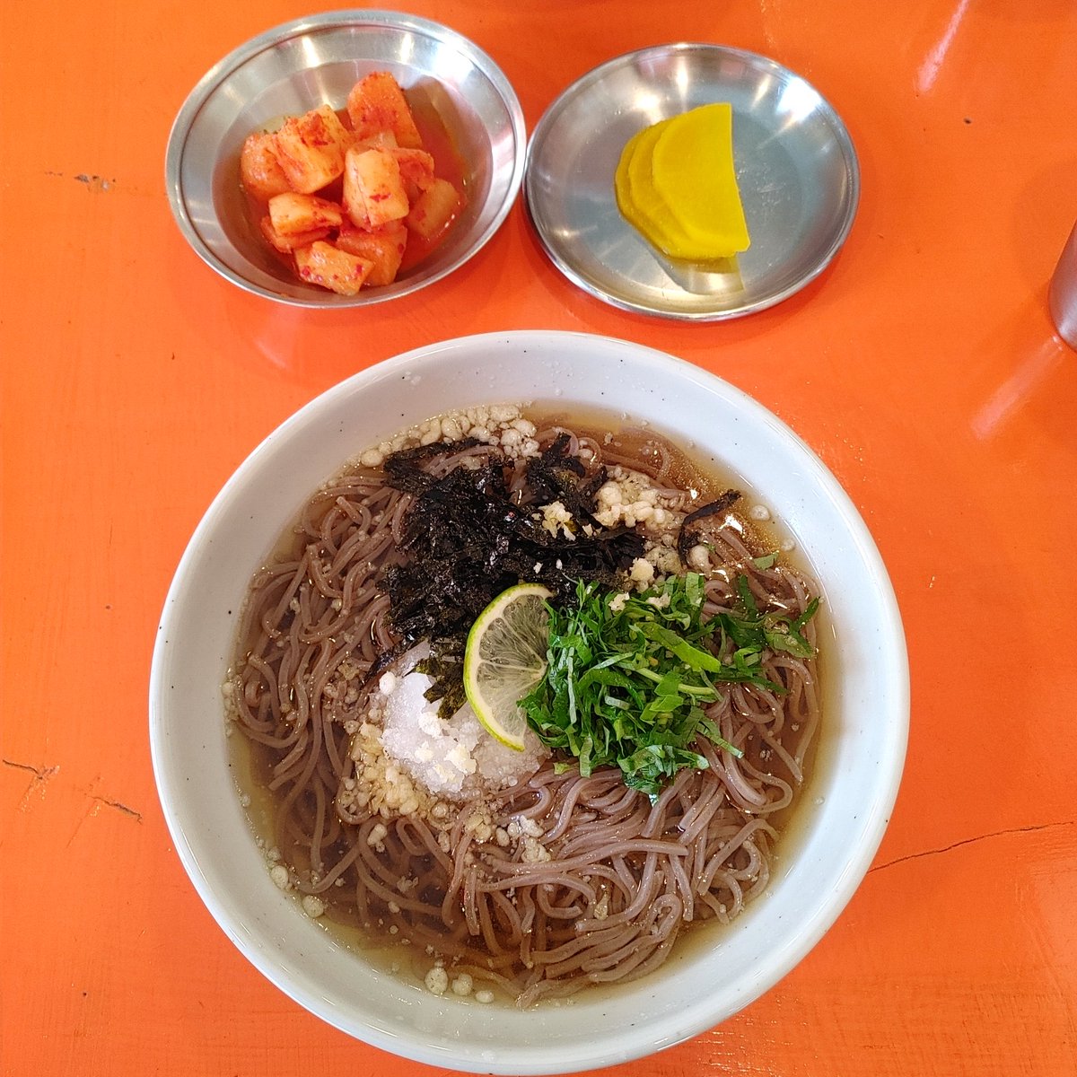 여름이 가기전에 모밀국수...이거 먹고 텔 가자는 와이프 ㅜㅜ