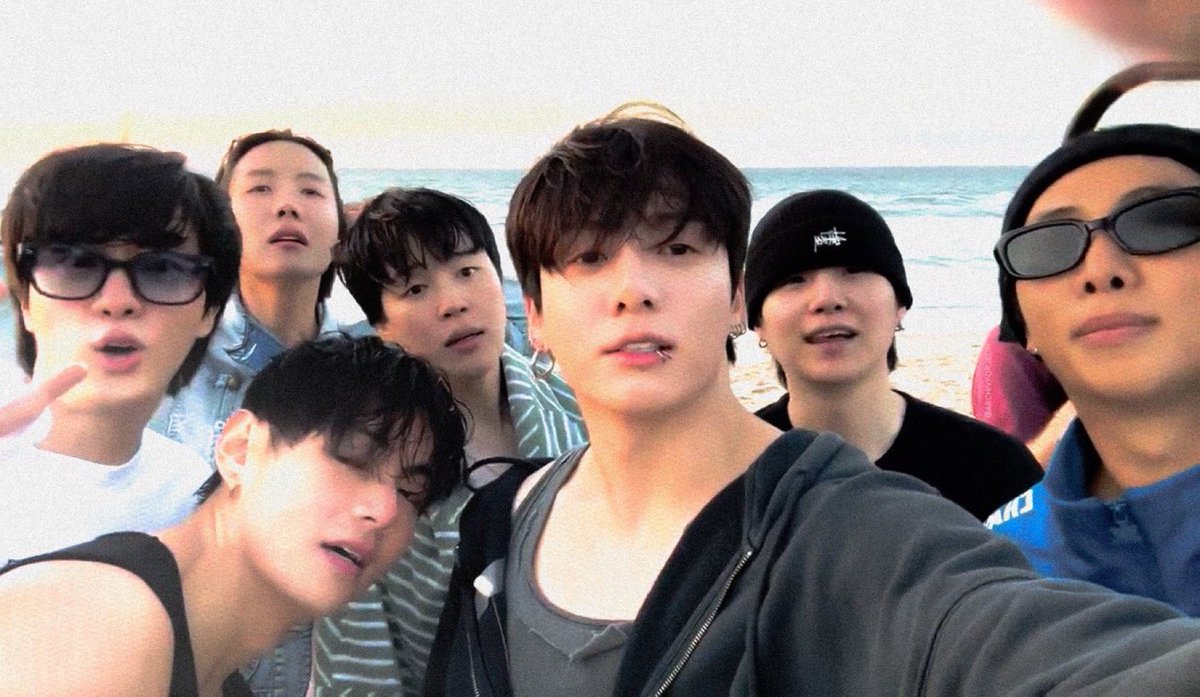 S🇮🇷 tweet media