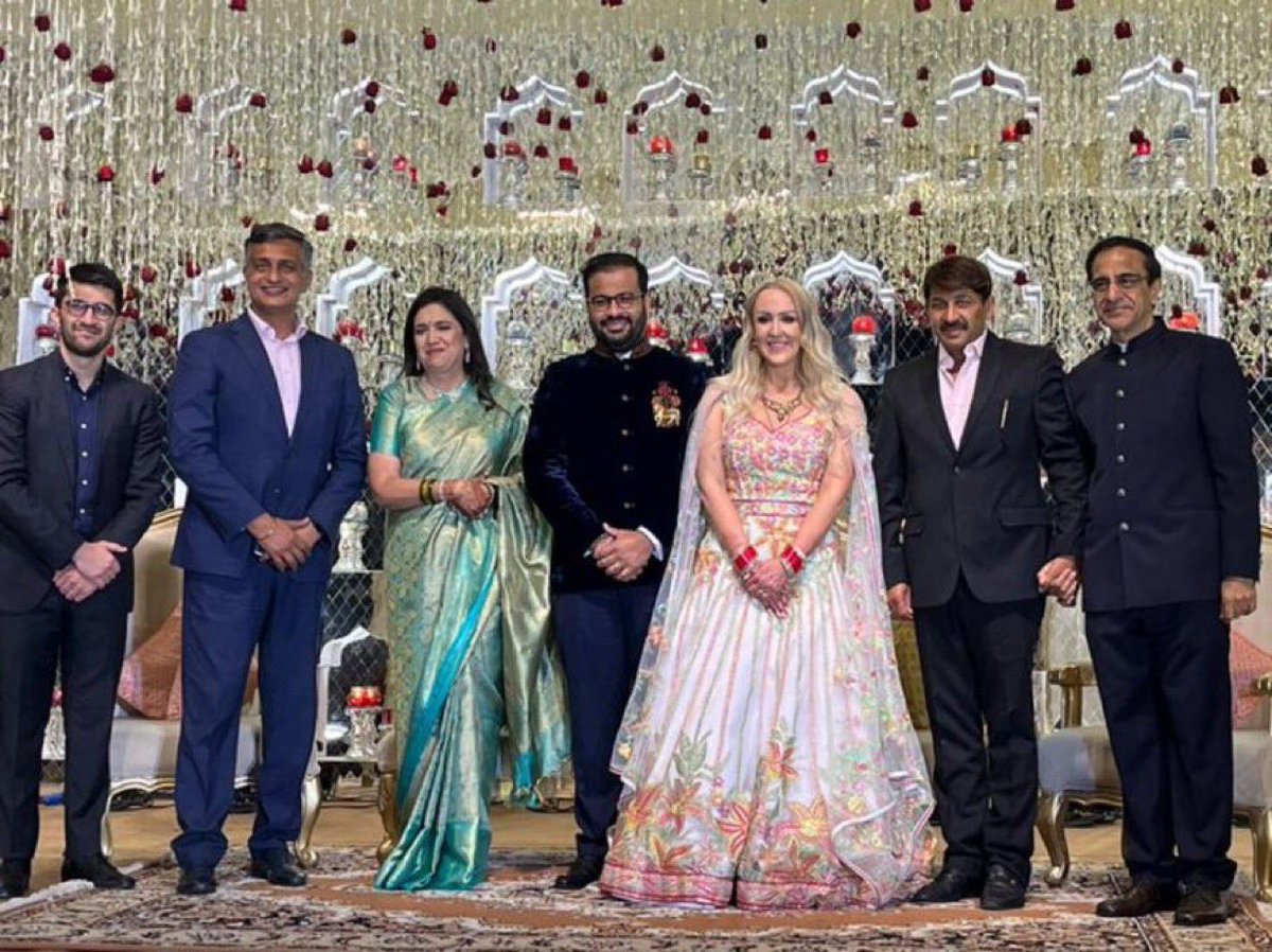 Mahua Moitra Fans (@mahuamoitrafans) on Twitter photo Hey <a href="/smitaprakash/">Smita Prakash</a>,
Did your daughter-in-law give up her American citizenship yet?
#JustAsking Hey <a href="/smitaprakash/">Smita Prakash</a>,
Did your daughter-in-law give up her American citizenship yet?
#JustAsking